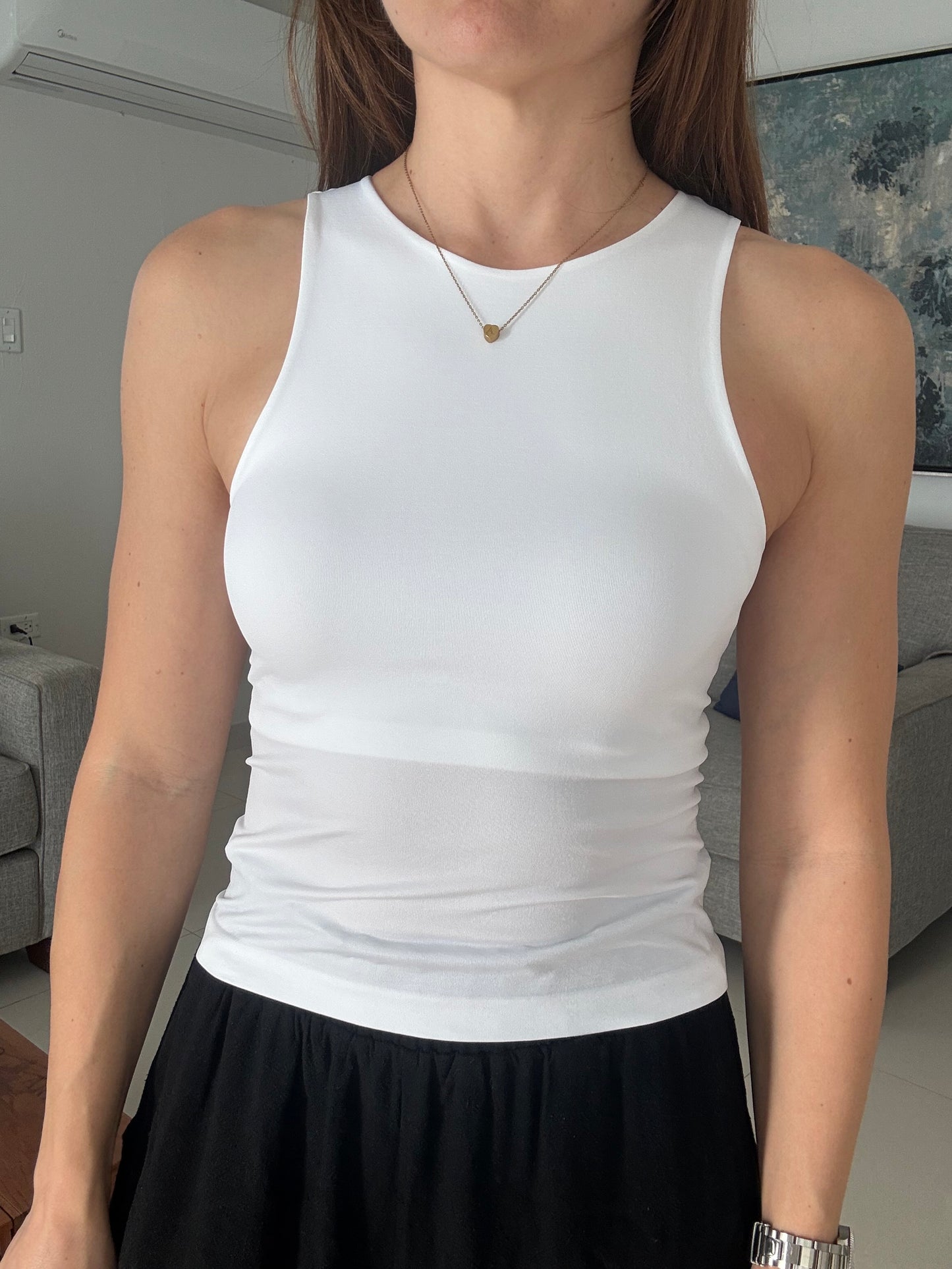 SLEEVELESS TANK TOP