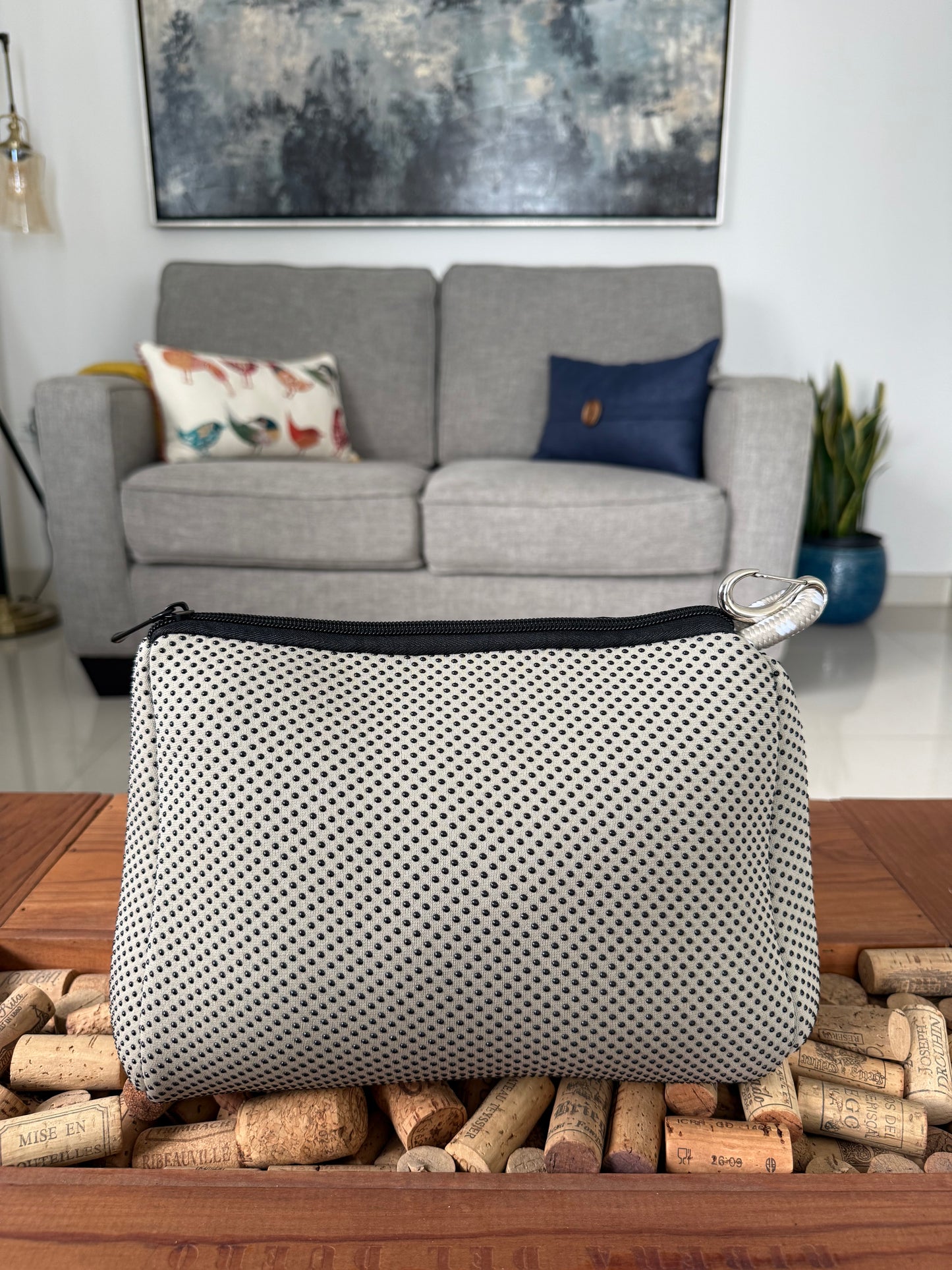ESSENTIAL POUCH - DOTTED TAUPE