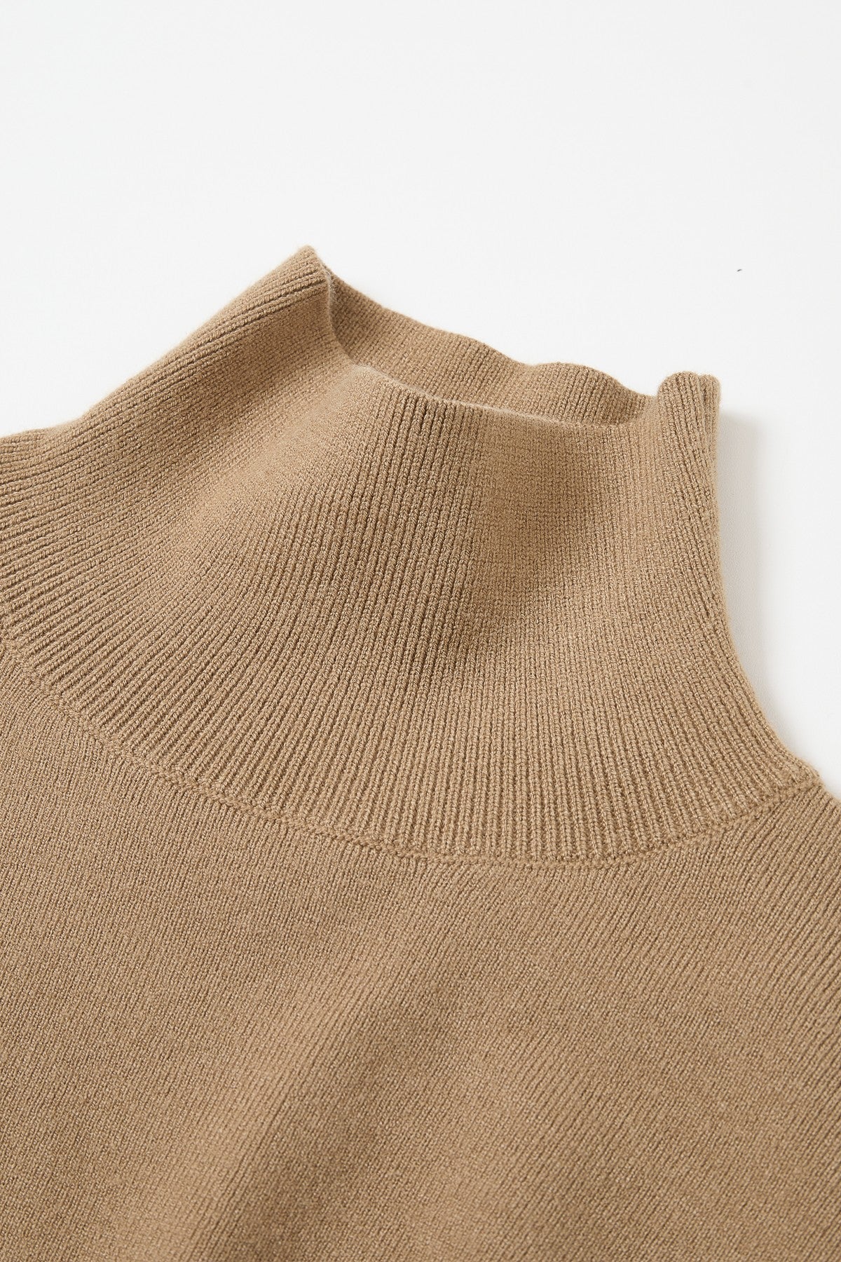 ASYMMETRIC KNIT TOP