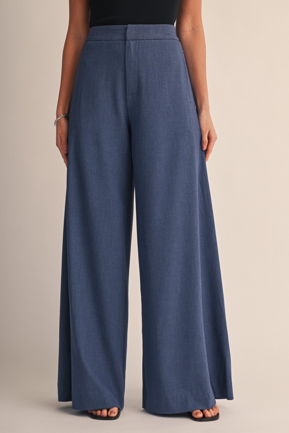ANGELINA PANT
