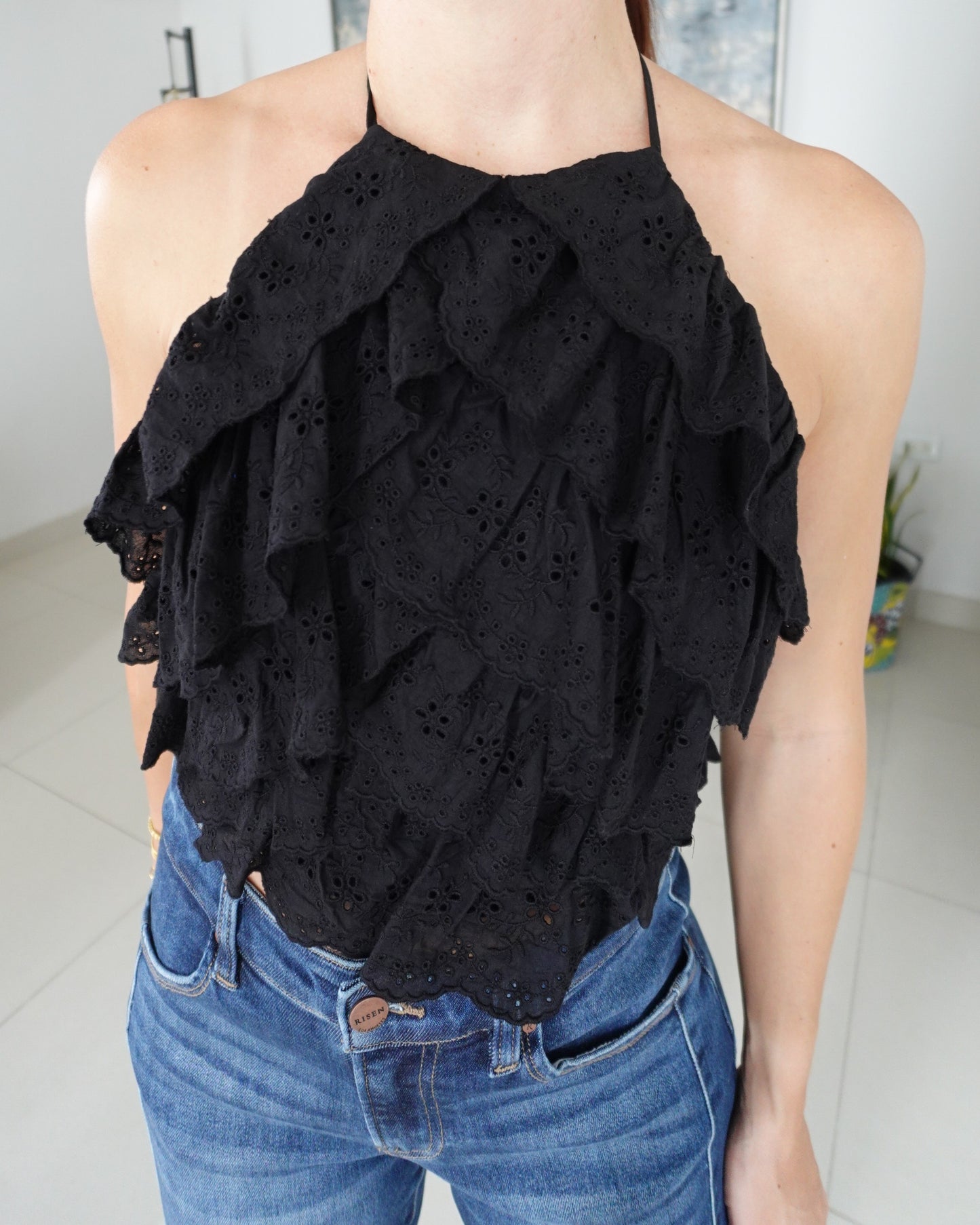 RUFFLES EYELET TOP