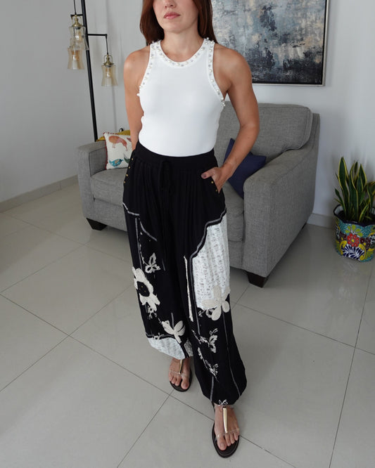 AMIRA PANT