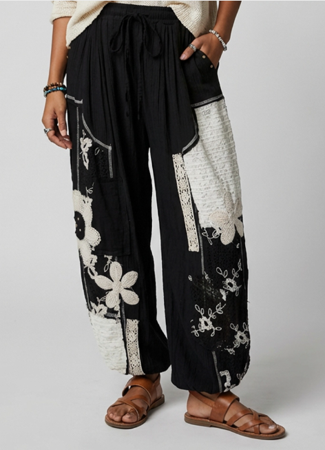 AMIRA PANT