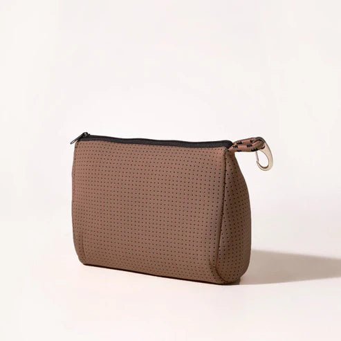 ESSENTIAL POUCH - MOCHA